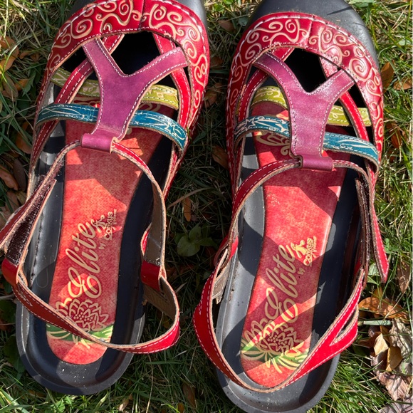 Elite by Corkys red strappy sandals with Velcro adjustment. Size 11. - Picture 1 of 4